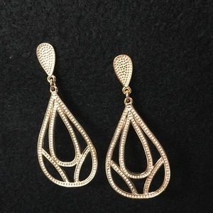 Gold plated geometric earrings.